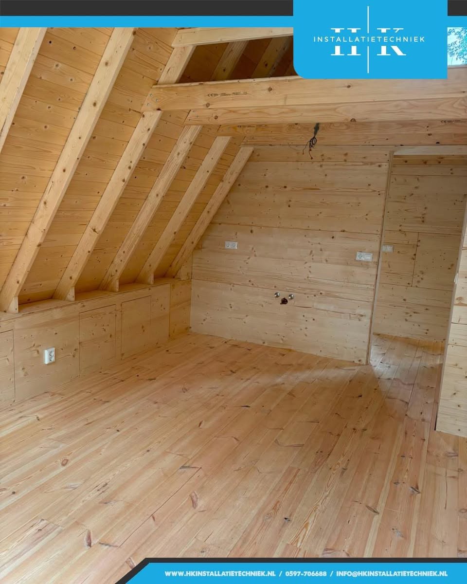 Installatiewerk voor Tiny House A-frame woning